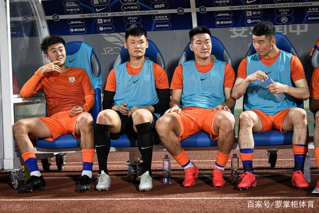 曼联新赛季转会回顾：中场强势引援，冗员仍在队内，防线补强未果