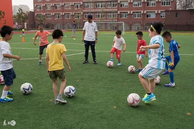 组图：世界杯-瑞士点球大战4-3哥伦比亚 科贝尔献神扑